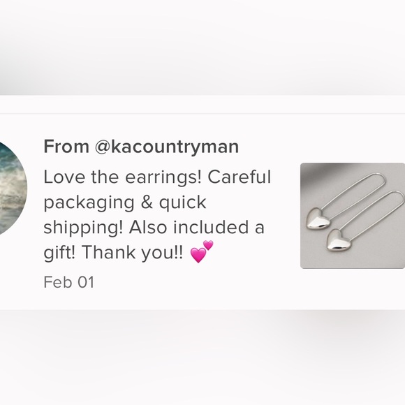 Last pair 🆕 gold heart safety pin earrings - Picture 2 of 5